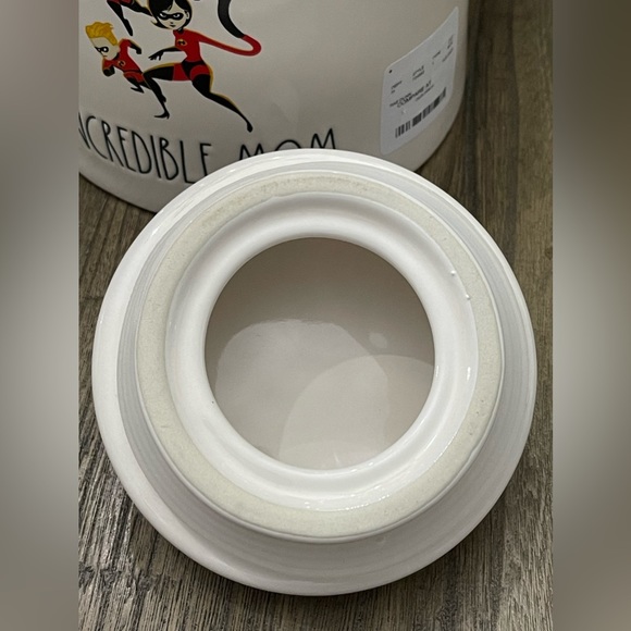 Brand NEW w/Tags Rae Dunn Pixar Collection INCREDIBLE MOM Large Chunky Canister - Picture 8 of 15